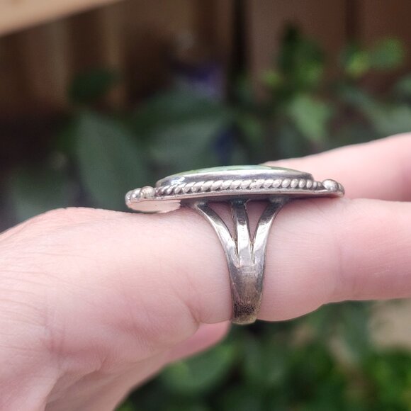 Carole Ring / Vintage Silver Hand Painted Floral Porcelain Ring, Size 7 - Picture 3 of 8